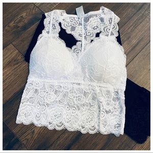 ✨RESTOCK✨Unique chic white lace Brallette top